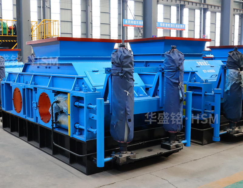 破碎石英石用什么制砂設(shè)備？對(duì)輥制砂機(jī)多少錢一臺(tái)？