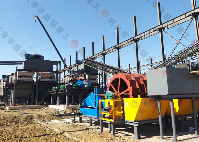 全自動液壓對輥制砂機安裝生產(chǎn)現(xiàn)場