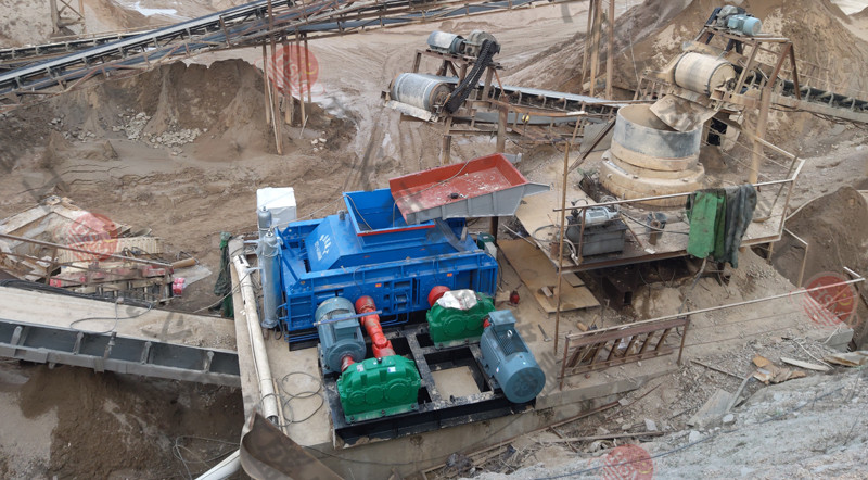 全自動液壓對輥制砂機(jī)